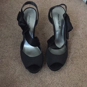 American Eagle pumps
